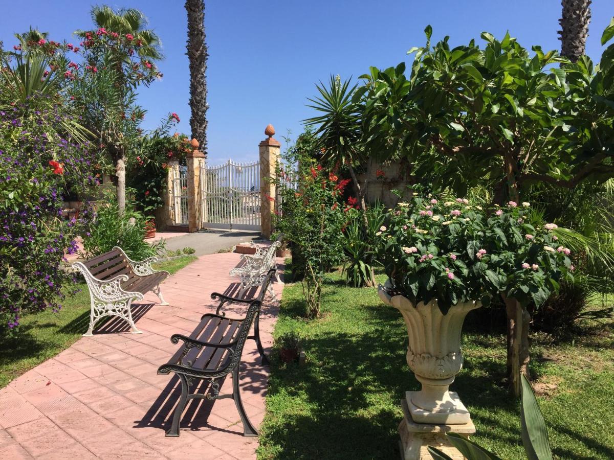 Le Zagare Apartments SantʼAlessio Siculo Dış mekan fotoğraf