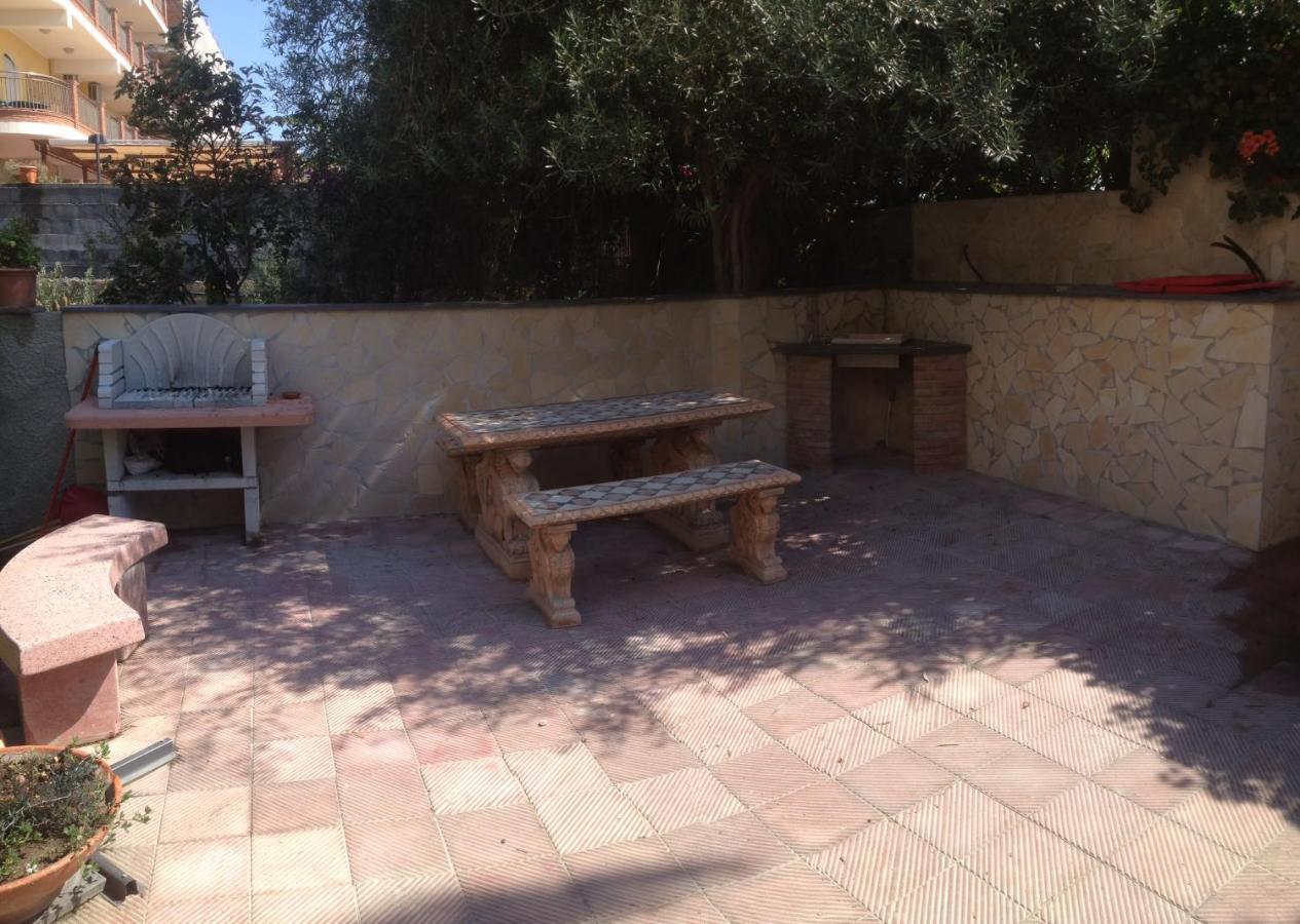 Le Zagare Apartments SantʼAlessio Siculo Dış mekan fotoğraf