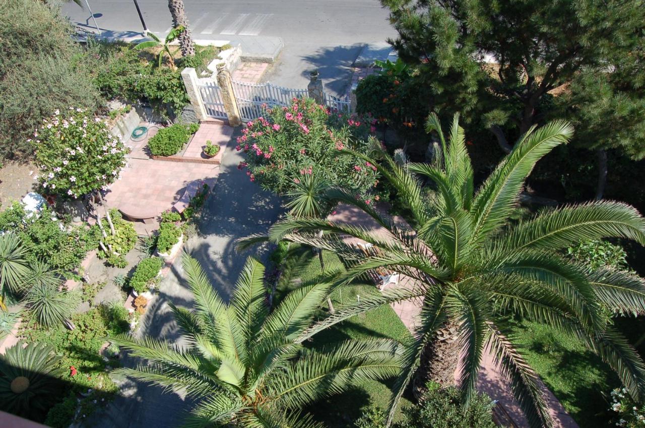 Le Zagare Apartments SantʼAlessio Siculo Dış mekan fotoğraf