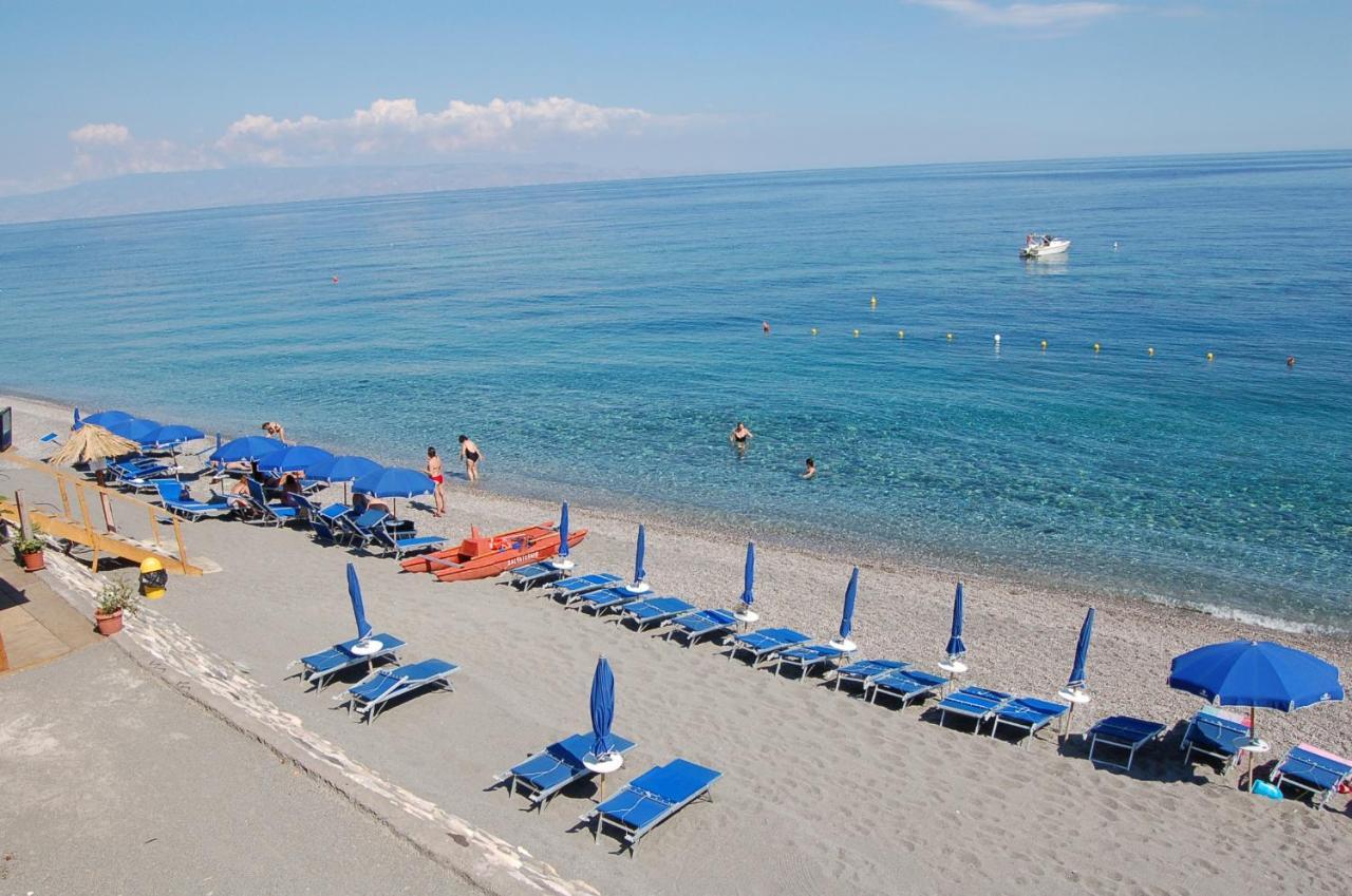 Le Zagare Apartments SantʼAlessio Siculo Dış mekan fotoğraf