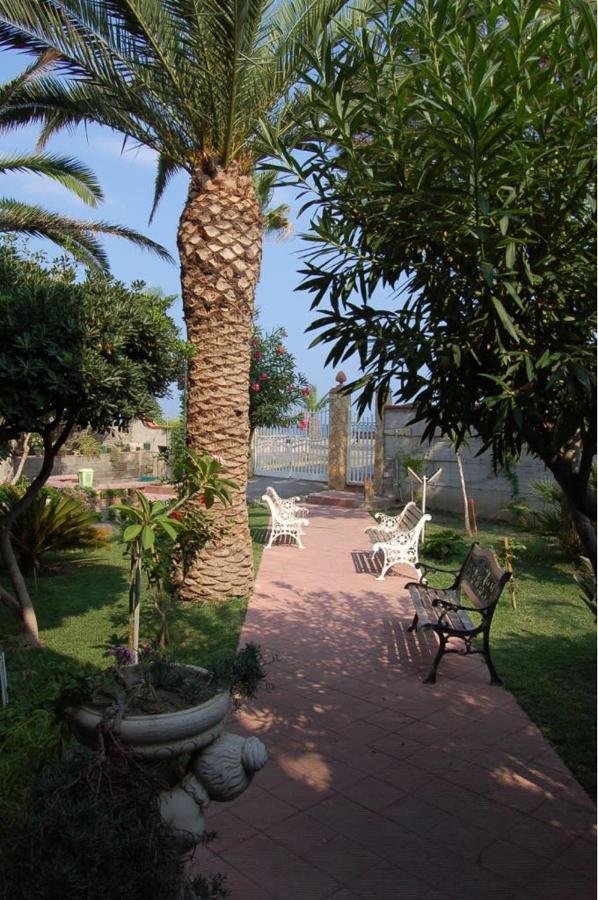 Le Zagare Apartments SantʼAlessio Siculo Dış mekan fotoğraf