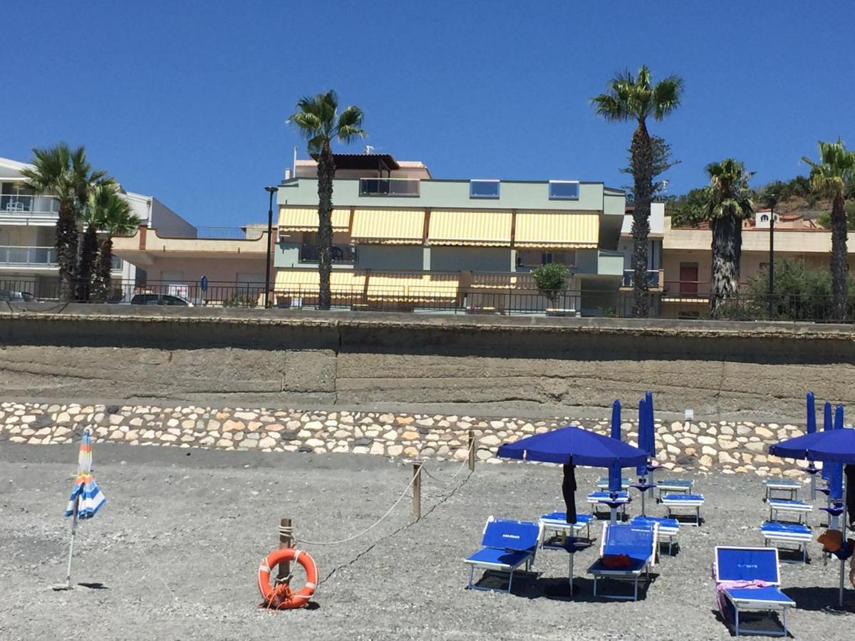 Le Zagare Apartments SantʼAlessio Siculo Dış mekan fotoğraf