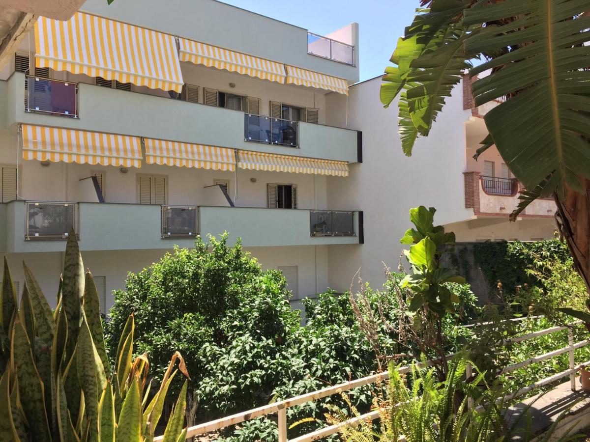 Le Zagare Apartments SantʼAlessio Siculo Dış mekan fotoğraf