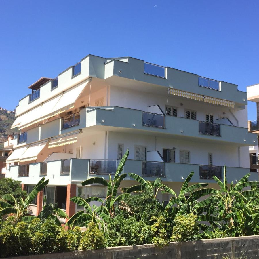 Le Zagare Apartments SantʼAlessio Siculo Dış mekan fotoğraf