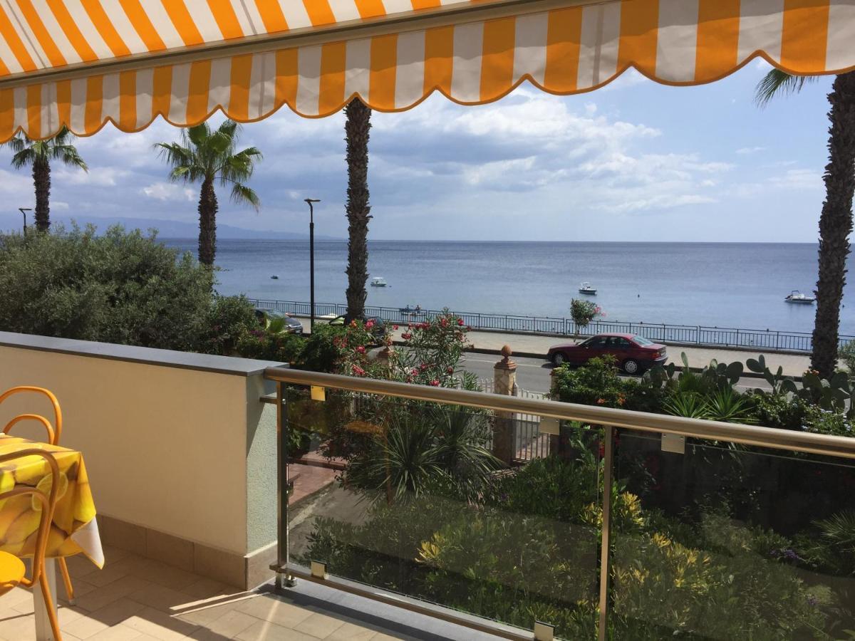 Le Zagare Apartments SantʼAlessio Siculo Dış mekan fotoğraf