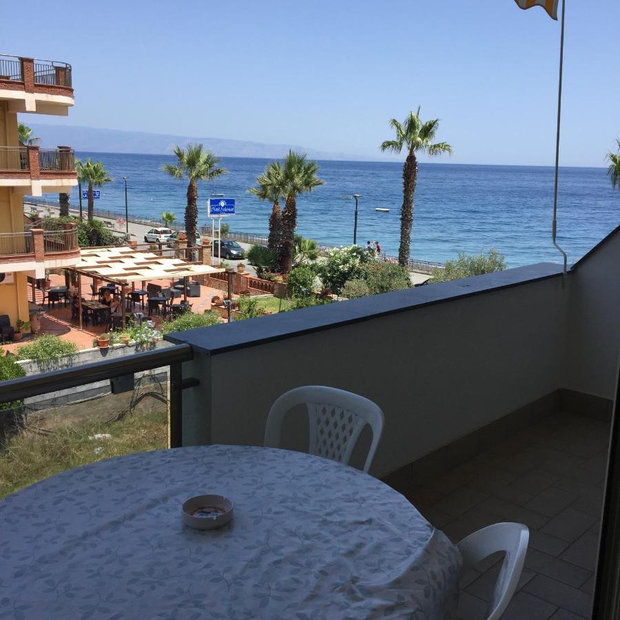 Le Zagare Apartments SantʼAlessio Siculo Dış mekan fotoğraf
